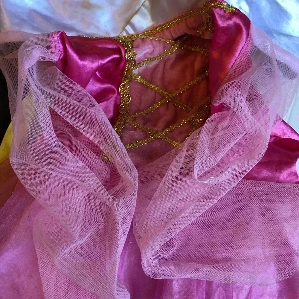 Kids Costume Size Large for ages 5 years old